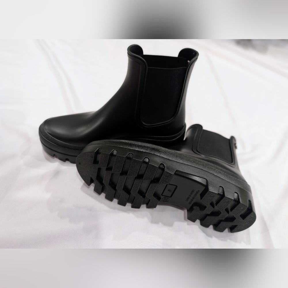 Igor Women's Black Ankle Rain Boots Size 7.5 or 38 EU
